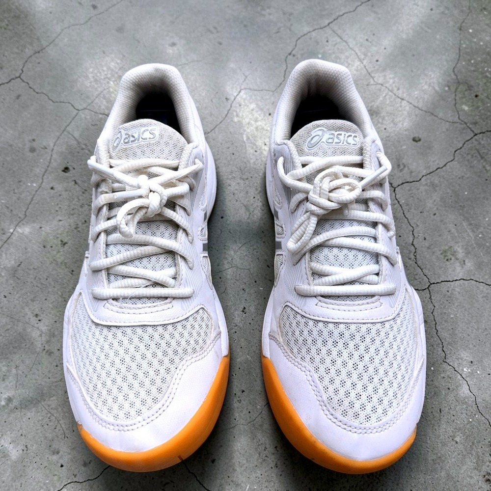 Asics Upcourt 5 Womens Volleyball Shoes White Orange Gum Sole Sneakers 1071A067